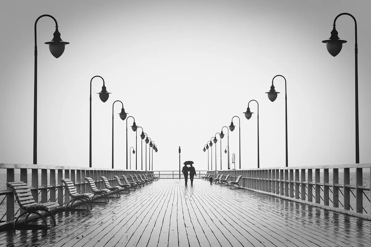 Travel Umbrella vs Full-Size Stick Umbrella: Which Should You Carry?